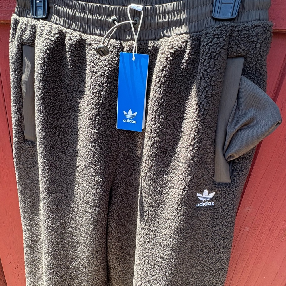 Adidas Teddy Fleece Velvet Olive Sweatpants - Picture 15 of 16